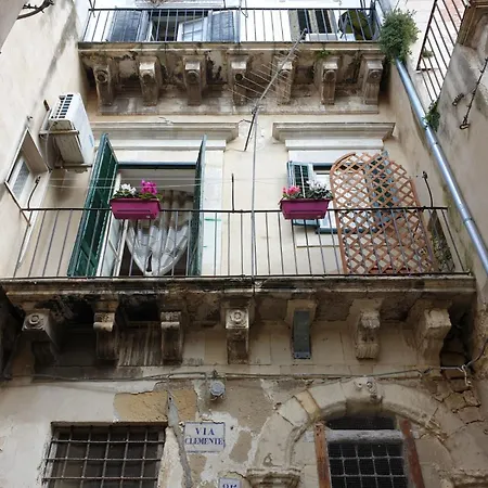Milu Sicily House